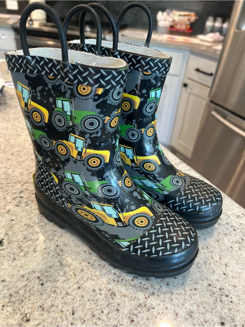 Little boy rain boots size 11/12